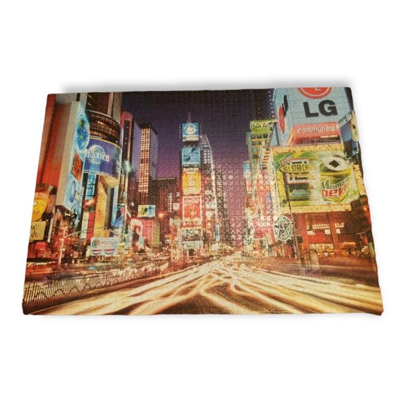 Buffalo Games Times Square New York NY 2000 Piece Jigsaw Puzzle Complete - Picture 4 of 9